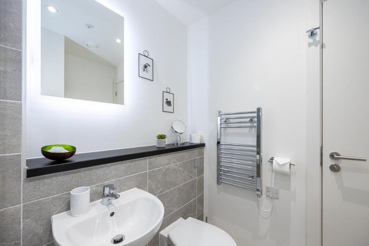 Guestready - A Modern Getaway In Vauxhall Ливерпуль Экстерьер фото